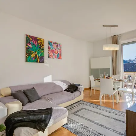 Dolce Orizzonte: 2 Balconies, 50 Meters From The Maggiore - Happy Appartement Meina