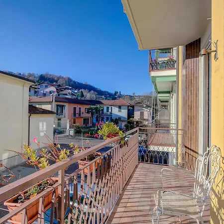 Dolce Orizzonte: 2 Balconies, 50 Meters From The Lake Maggiore - Happy Rentals * Meina