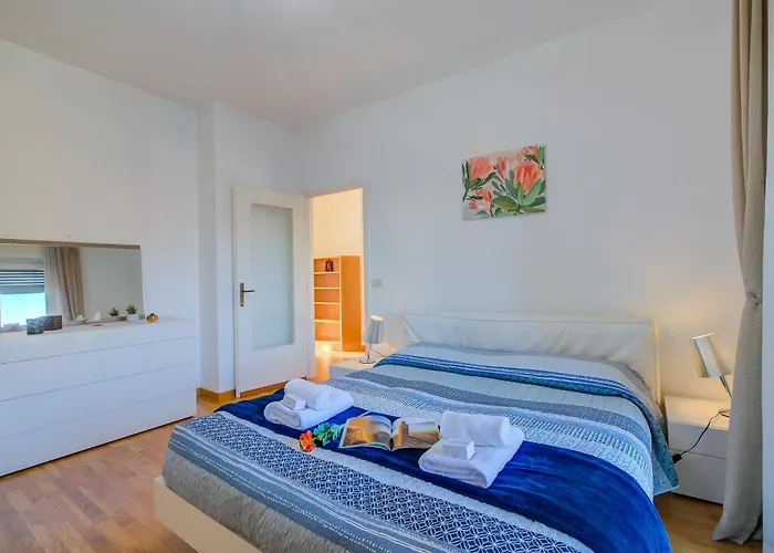 Dolce Orizzonte Few Steps From - Happy *